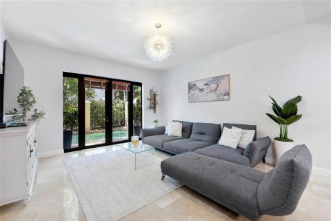 Touwnhouse à vendre à Fort Lauderdale, Floride: 4 chambres, 271.27 m2 № 2087354 - photo 3