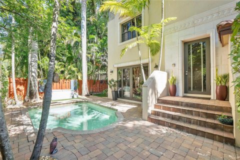 Touwnhouse à vendre à Fort Lauderdale, Floride: 4 chambres, 271.27 m2 № 2087354 - photo 2