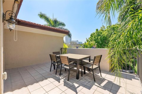 Touwnhouse à vendre à Fort Lauderdale, Floride: 4 chambres, 271.27 m2 № 2087354 - photo 27