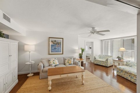 Condo in Longboat Key, Florida, 2 bedrooms  № 1784725 - photo 24