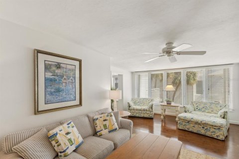 Condo in Longboat Key, Florida, 2 bedrooms  № 1784725 - photo 25