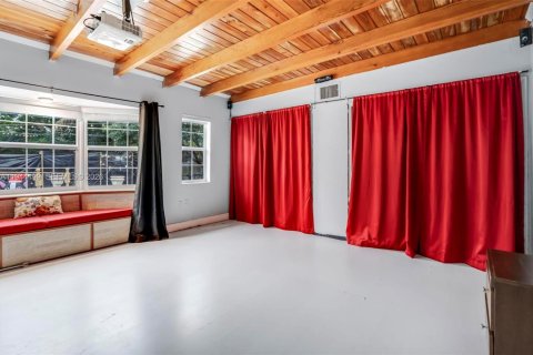 House in Pembroke Pines, Florida 4 bedrooms, 133.69 sq.m. № 2001031 - photo 14