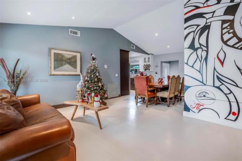 House in Pembroke Pines, Florida 4 bedrooms, 133.69 sq.m. № 2001031 - photo 3