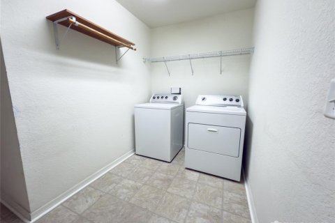 Casa en venta en Spring Hill, Florida, 4 dormitorios, 216.18 m2 № 1736993 - foto 27