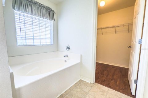 Casa en venta en Spring Hill, Florida, 4 dormitorios, 216.18 m2 № 1736993 - foto 17