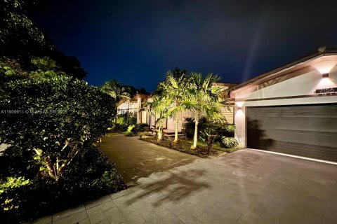 Villa ou maison à vendre à North Miami Beach, Floride: 5 chambres, 228.73 m2 № 1968196 - photo 4