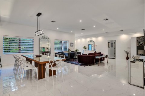 Villa ou maison à vendre à North Miami Beach, Floride: 5 chambres, 228.73 m2 № 1968196 - photo 20