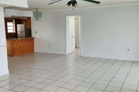 Купить кондоминиум в Майами, Флорида 2 спальни, 103.77м2, № 2012557 - фото 7