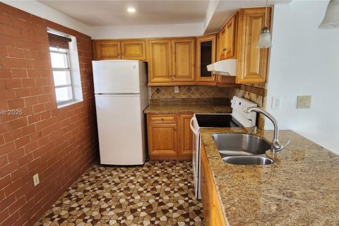 Купить кондоминиум в Майами, Флорида 2 спальни, 103.77м2, № 2012557 - фото 4