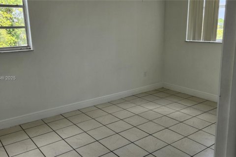 Купить кондоминиум в Майами, Флорида 2 спальни, 103.77м2, № 2012557 - фото 6