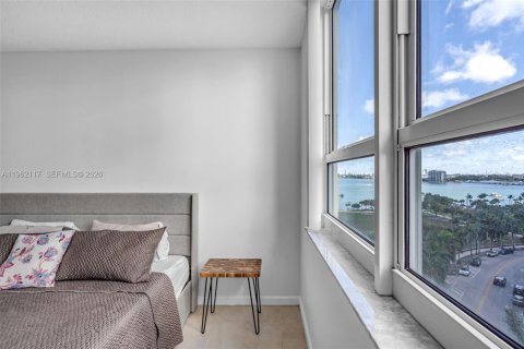 Condo in Miami, Florida, 2 bedrooms  № 2025253 - photo 17