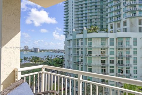 Condo in Miami, Florida, 2 bedrooms  № 2025253 - photo 16