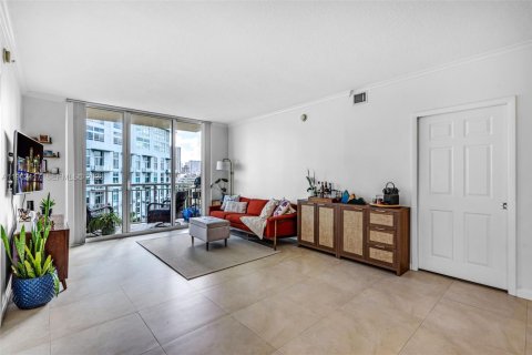 Condo in Miami, Florida, 2 bedrooms  № 2025253 - photo 9