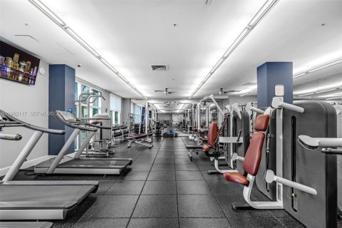 Condo in Miami, Florida, 2 bedrooms  № 2025253 - photo 29