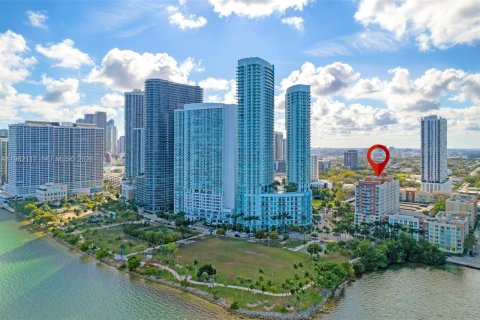 Condo in Miami, Florida, 2 bedrooms  № 2025253 - photo 6