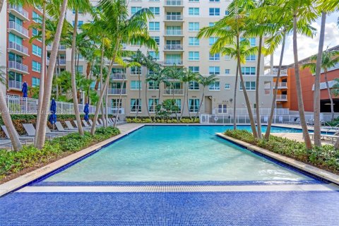 Condo in Miami, Florida, 2 bedrooms  № 2025253 - photo 26
