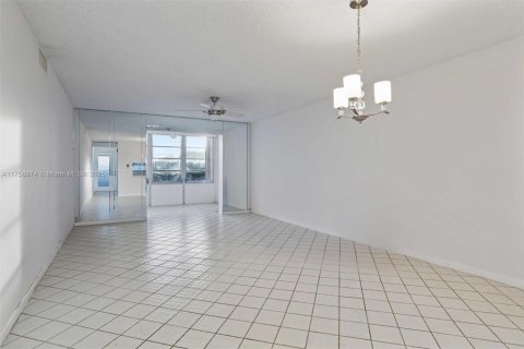 Condominio en venta en Boynton Beach, Florida, 2 dormitorios, 89.19 m2 № 1741601 - foto 4