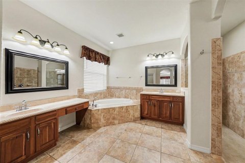 House in Odessa, Florida 6 bedrooms, 387.31 sq.m. № 2208976 - photo 17