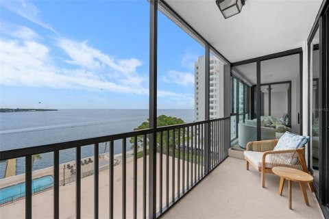 Condo in Saint Petersburg, Florida, 2 bedrooms № 2233678 - photo 25