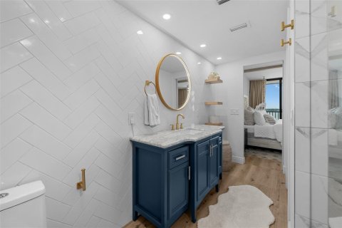 Condo in Saint Petersburg, Florida, 2 bedrooms № 2233678 - photo 22