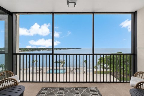 Condo in Saint Petersburg, Florida, 2 bedrooms № 2233678 - photo 30