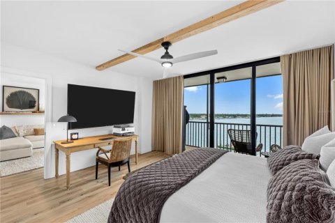 Condo in Saint Petersburg, Florida, 2 bedrooms № 2233678 - photo 27