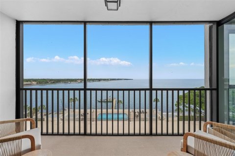 Condo in Saint Petersburg, Florida, 2 bedrooms № 2233678 - photo 26