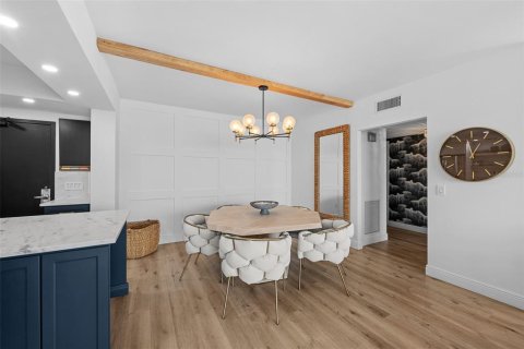 Condo in Saint Petersburg, Florida, 2 bedrooms № 2233678 - photo 3