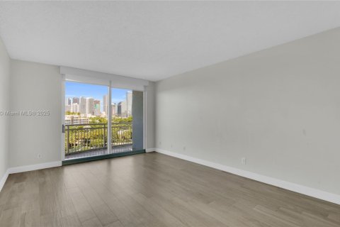 Condo in Miami, Florida, 1 bedroom  № 1944422 - photo 30