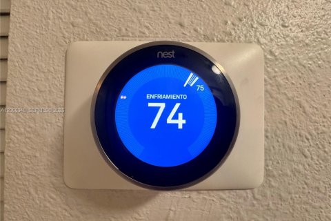 Copropriété à louer à Hialeah Gardens, Floride: 2 chambres, 106.84 m2 № 2292135 - photo 9