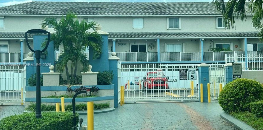 Condo à Hialeah Gardens, Floride, 2 chambres № 2292135