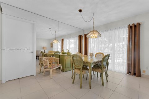 Condominio en venta en Hallandale Beach, Florida, 1 dormitorio, 78.97 m2 № 1861108 - foto 11