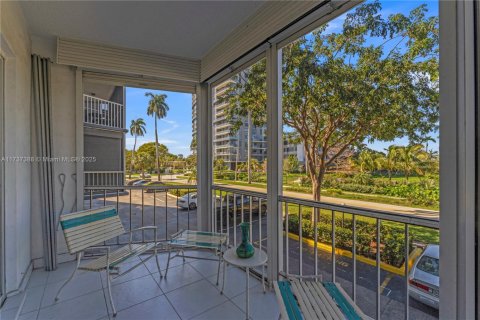 Condominio en venta en Hallandale Beach, Florida, 1 dormitorio, 78.97 m2 № 1861108 - foto 23