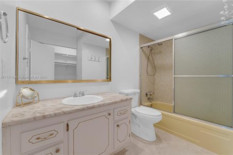 Condominio en venta en Hallandale Beach, Florida, 1 dormitorio, 78.97 m2 № 1861108 - foto 21