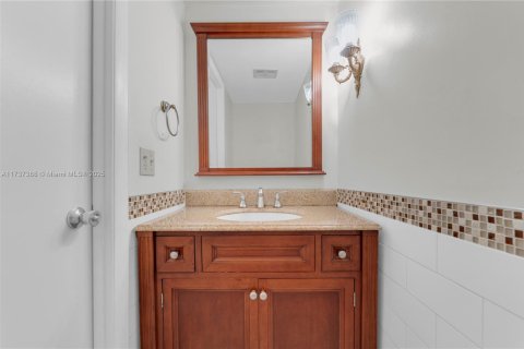 Condominio en venta en Hallandale Beach, Florida, 1 dormitorio, 78.97 m2 № 1861108 - foto 15