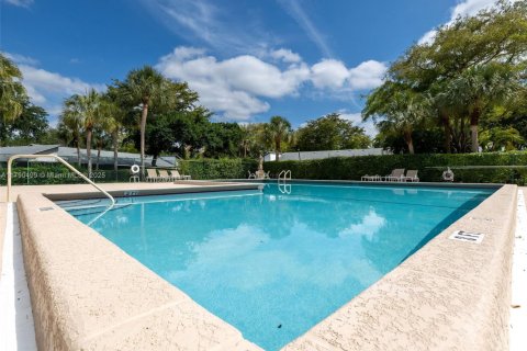 Condo in Weston, Florida, 3 bedrooms  № 1699495 - photo 27