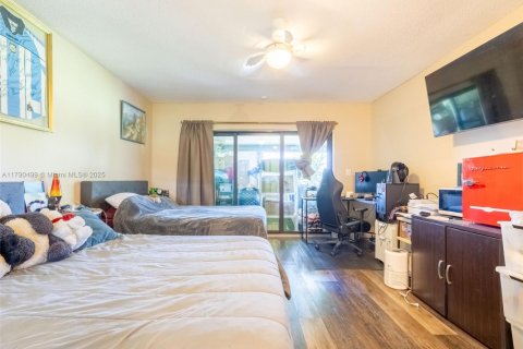 Condo in Weston, Florida, 3 bedrooms  № 1699495 - photo 21