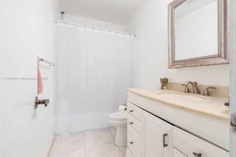 Condo in Weston, Florida, 3 bedrooms  № 1699495 - photo 23