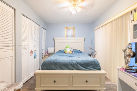 Condo in Weston, Florida, 3 bedrooms  № 1699495 - photo 9