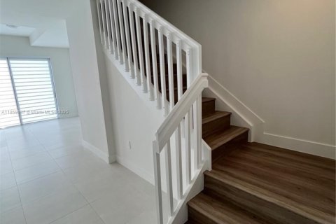 Adosado en venta en Miami, Florida, 3 dormitorios № 2022742 - foto 9