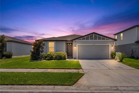 House in Zephyrhills, Florida 3 bedrooms, 139.91 sq.m. № 2304386