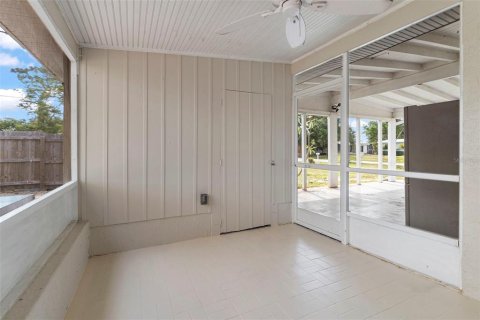 House in Port Charlotte, Florida 2 bedrooms, 71.35 sq.m. № 1649052 - photo 24