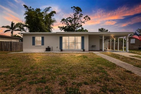 House in Port Charlotte, Florida 2 bedrooms, 71.35 sq.m. № 1649052 - photo 4