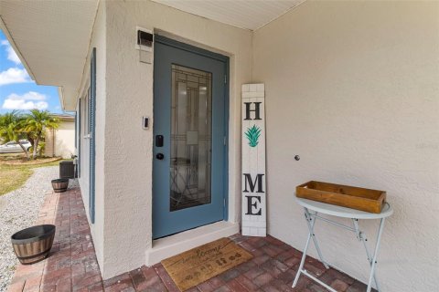 House in Port Charlotte, Florida 2 bedrooms, 71.35 sq.m. № 1649052 - photo 5