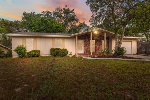 Casa en venta en Spring Hill, Florida, 3 dormitorios, 123.28 m2 № 1613382 - foto 1