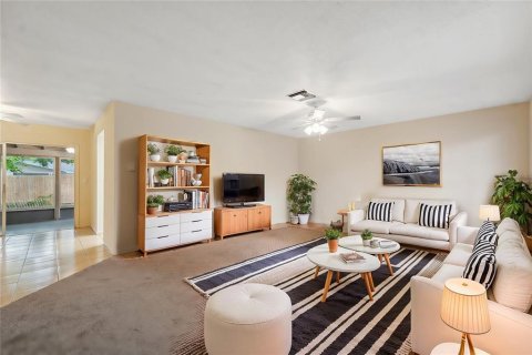 Casa en venta en Spring Hill, Florida, 3 dormitorios, 123.28 m2 № 1613382 - foto 4