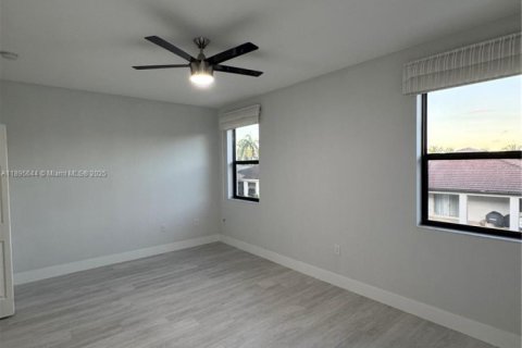Touwnhouse à louer à Miami, Floride: 3 chambres, 138.24 m2 № 1948622 - photo 13
