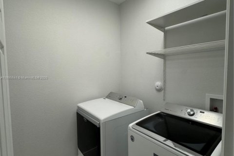 Touwnhouse à louer à Miami, Floride: 3 chambres, 138.24 m2 № 1948622 - photo 19