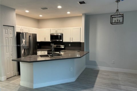 Touwnhouse à louer à Miami, Floride: 3 chambres, 138.24 m2 № 1948622 - photo 5