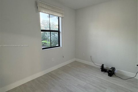 Touwnhouse à louer à Miami, Floride: 3 chambres, 138.24 m2 № 1948622 - photo 21